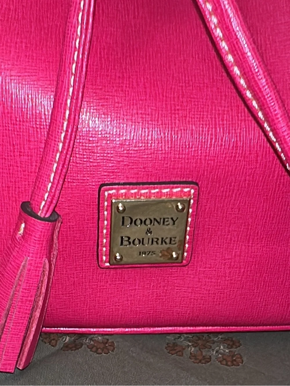 Dooney & Bourke saffiano Leather drawstring bag excellent condition ( bags)